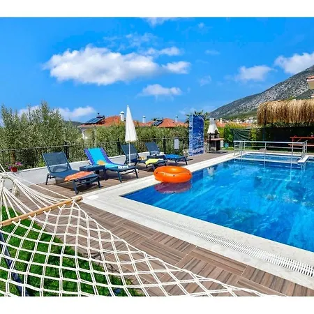 With Private Pool For 6 People In Oeluedeniz Villa