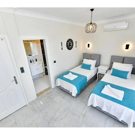 With Private Pool For 6 People In Oeluedeniz Фетхие