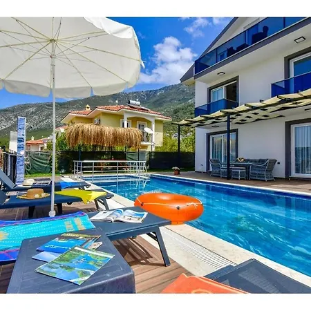 With Private Pool For 6 People In Oeluedeniz Villa Fethiye
