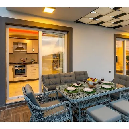 With Private Pool For 6 People In Oeluedeniz Willa *