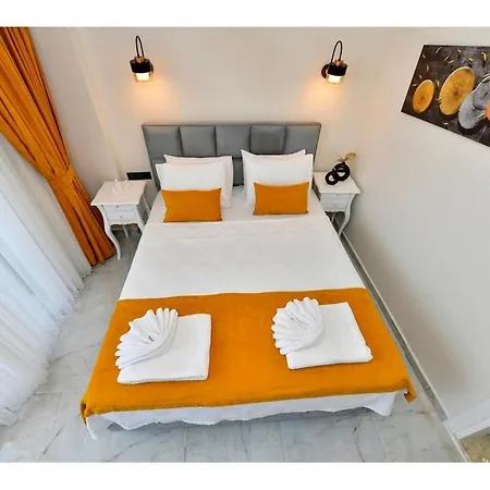 Villa With Private Pool For 6 People In Oeluedeniz Fethiye