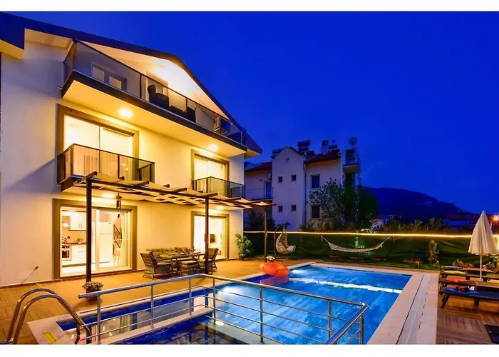 Villa With Private Pool For 6 People In Oeluedeniz