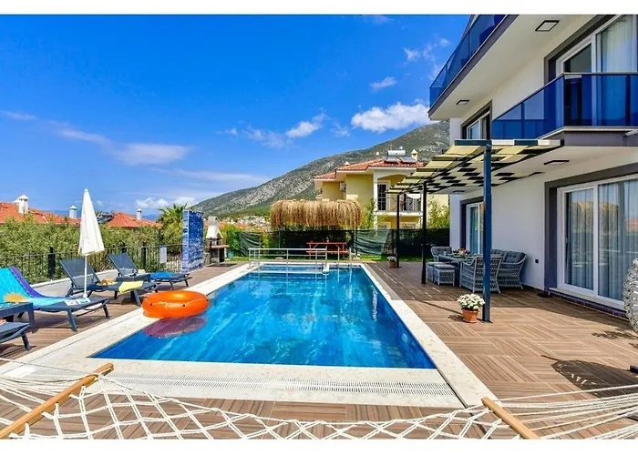 Villa With Private Pool For 6 People In Oeluedeniz Fethiye
