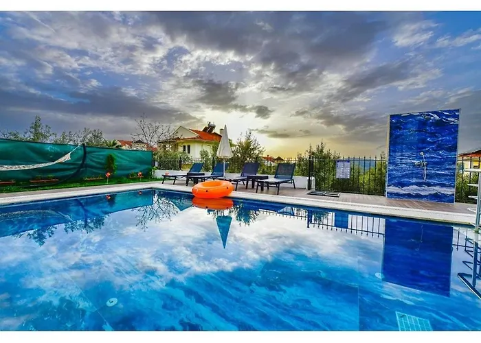 With Private Pool For 6 People In Oeluedeniz Fethiye