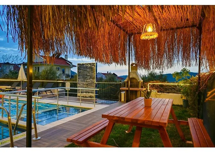 With Private Pool For 6 People In Oeluedeniz Villa *