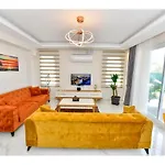With Private Pool For 6 People In Oeluedeniz
