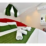 Villa With Private Pool For 6 People In Oeluedeniz *