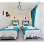 Villa With Private Pool For 6 People In Oeluedeniz *