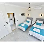 With Private Pool For 6 People In Oeluedeniz فتحية