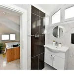With Private Pool For 6 People In Oeluedeniz *