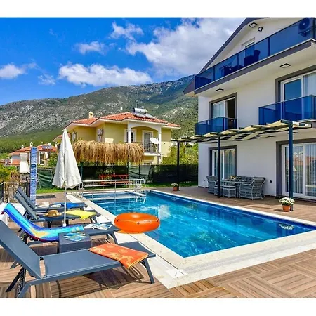 With Private Pool For 6 People In Oeluedeniz Vila *