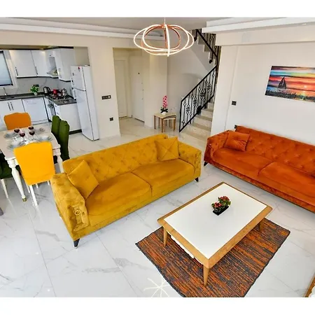 With Private Pool For 6 People In Oeluedeniz * フェティエ