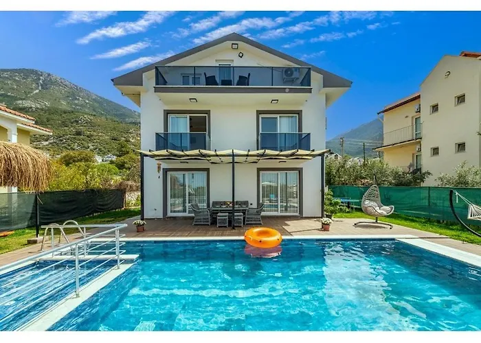 فيلة With Private Pool For 6 People In Oeluedeniz فتحية