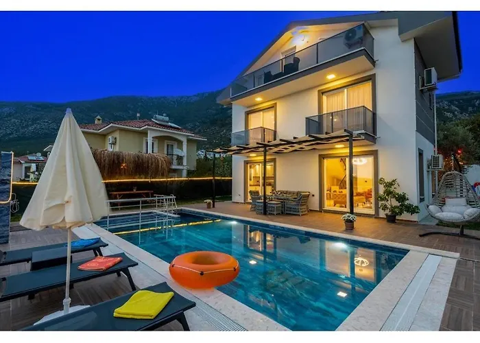 With Private Pool For 6 People In Oeluedeniz فيلة فتحية