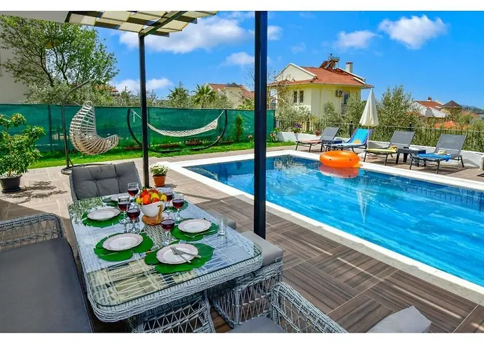 With Private Pool For 6 People In Oeluedeniz فتحية