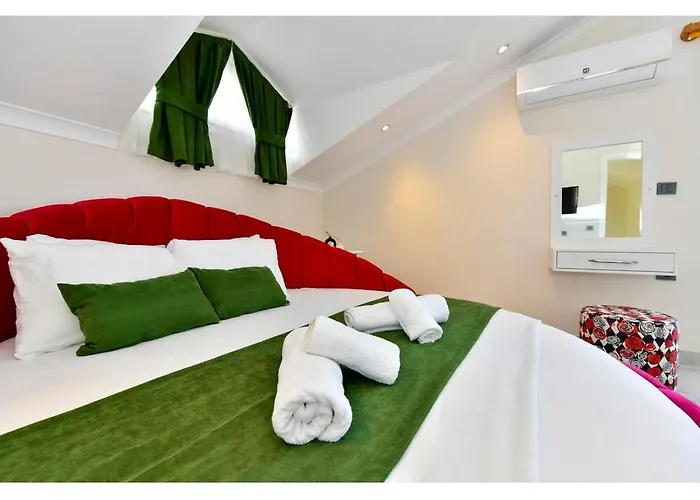 Villa With Private Pool For 6 People In Oeluedeniz *