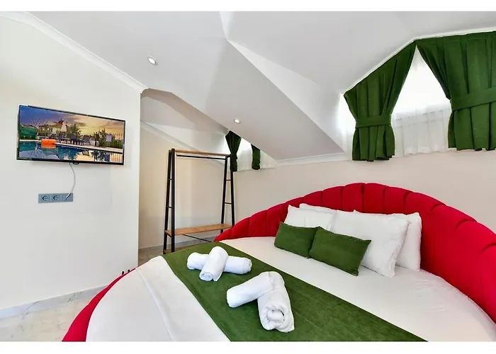 With Private Pool For 6 People In Oeluedeniz Fethiye