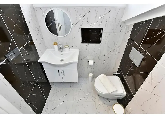 With Private Pool For 6 People In Oeluedeniz